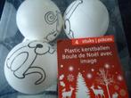 4 kerstballen , wit 2 met hond en 2 met poes, Diversen, Kerst, Ophalen of Verzenden, Nieuw