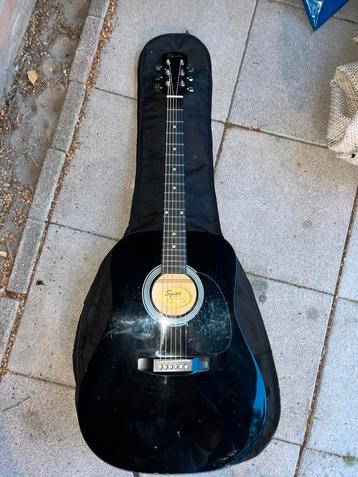 Gitaar leuk in mee te beginnen ! beschikbaar voor biedingen