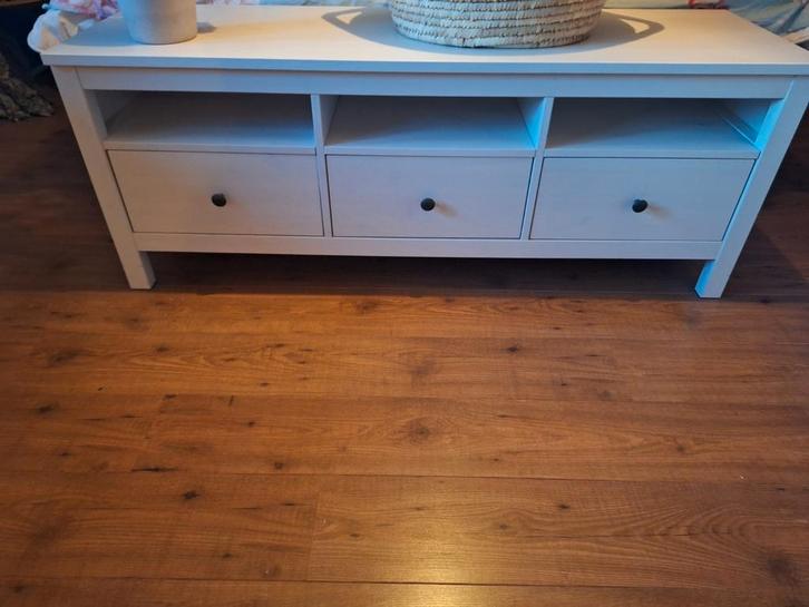 Witte lage kast / dressoirkast met lades, Huis en Inrichting, Kasten | Televisiemeubels, Zo goed als nieuw, Minder dan 100 cm