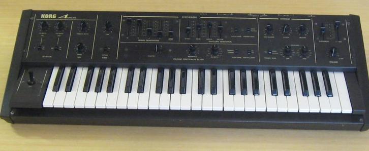 Korg Delta analoge synth en stringsynth + FK-3 pedaal + hoes, Muziek en Instrumenten, Synthesizers, Gebruikt, Overige aantallen