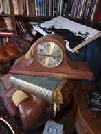 Goedwerkende pendule met sleutel en slinger, Antiek en Kunst, Antiek | Klokken, Ophalen of Verzenden