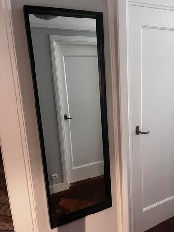 Spiegel passpiegel met zwarte lijst van Loods 5 beschikbaar voor biedingen