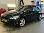 BMW 118i - 18'' - NW banden - Gladen Audio - Stage 1 - Top s, Auto's, 65 €/maand, Gebruikt, Zwart, Bedrijf