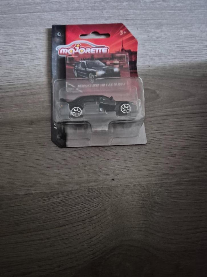 majorette mercedes-benz 190 e 2.5 16 evo 11, Hobby en Vrije tijd, Modelauto's | Overige schalen, Zo goed als nieuw, Auto, Ophalen of Verzenden
