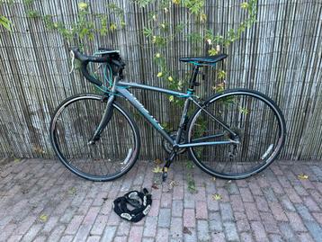 Raleigh Revenio 1.0 Racefiets met accessories beschikbaar voor biedingen
