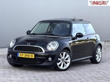 Mini 1.6 Cooper S Chili R56 | Pano | Clima | Stoelverwarming beschikbaar voor biedingen