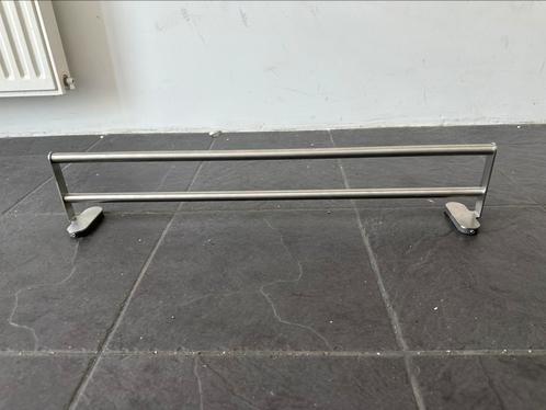 IKEA BROGRUND handdoekenrek – RVS, Huis en Inrichting, Woonaccessoires | Kapstokken, Zo goed als nieuw, Wandkapstok, Minder dan 100 cm