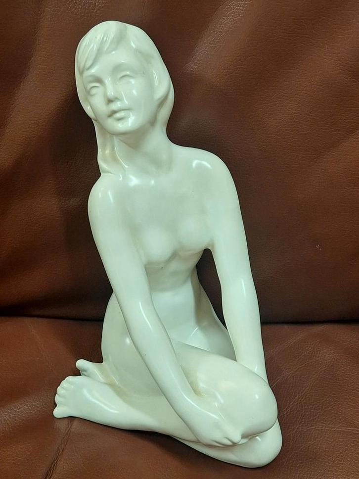 Gouda Sculptuur Zittend Naakt, Antiek en Kunst, Kunst | Beelden en Houtsnijwerken, Ophalen of Verzenden