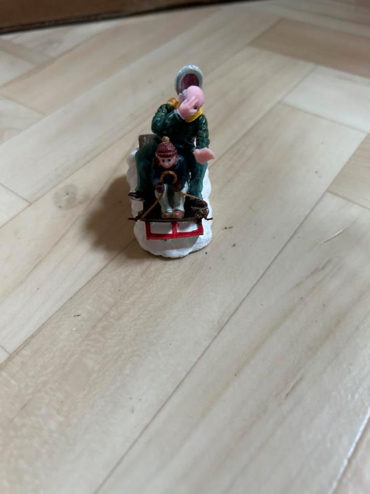 Lemax opa en kleinzoon op slee, Diversen, Kerst, Zo goed als nieuw, Ophalen