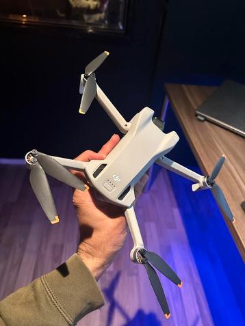 DJI Mini 3 drone + controller –  (zonder batterij) beschikbaar voor biedingen