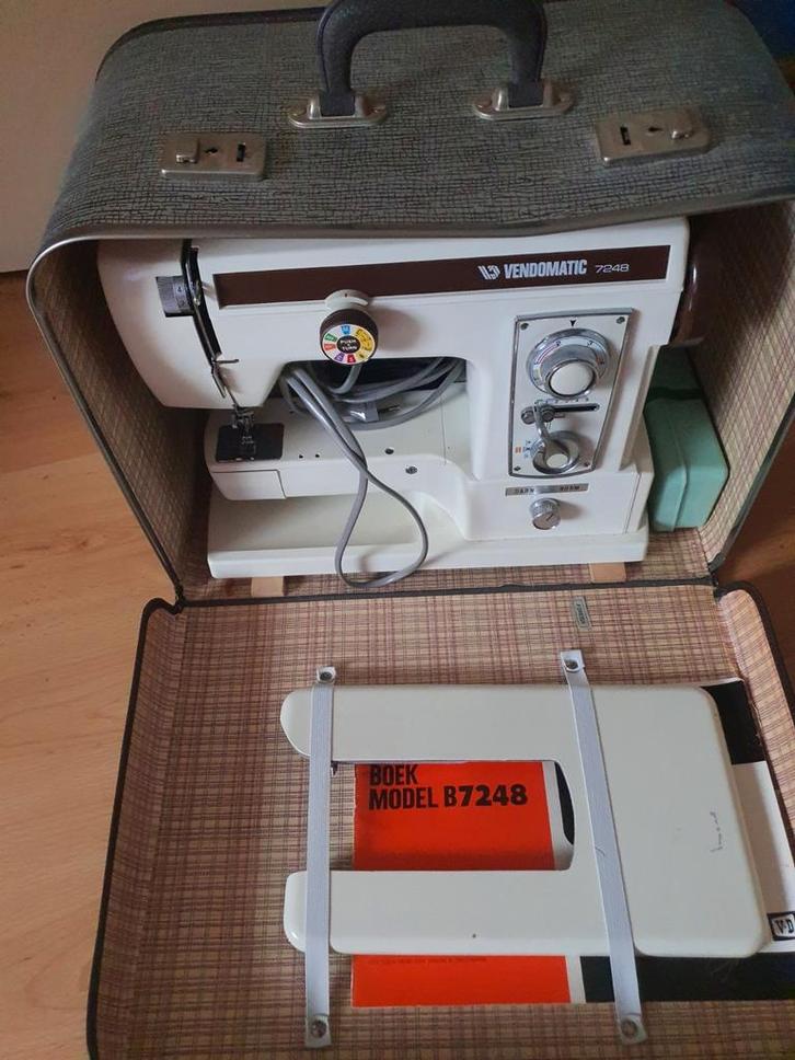 Naaimachine Vendomatic 7248, Hobby en Vrije tijd, Naaimachines en Toebehoren, Zo goed als nieuw, Naaimachine, Overige merken, Ophalen of Verzenden
