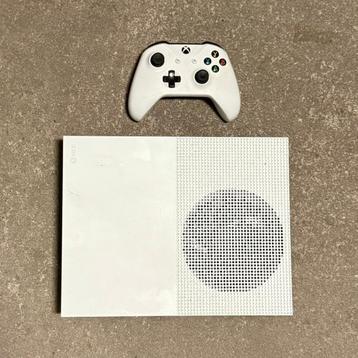 Xbox One S 500GB + Controller beschikbaar voor biedingen