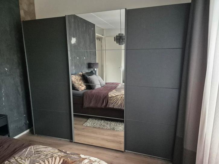 Grijze kledingkast met schuifdeuren, Huis en Inrichting, Kasten | Kledingkasten, Gebruikt, 200 cm of meer, 200 cm of meer, 50 tot 75 cm