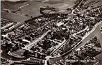 Franeker vanuit de lucht, Verzamelen, Ansichtkaarten | Nederland, Verzenden, 1960 tot 1980, Ongelopen, Friesland