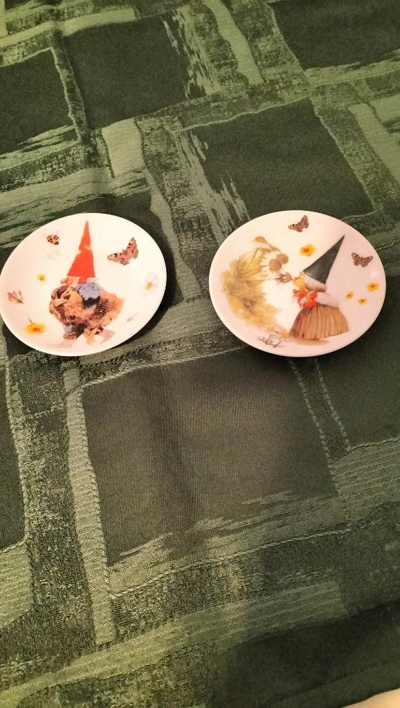 2 bordjes Rien Poortviet - 9 en half cm doorsnee, Huis en Inrichting, Keuken | Servies, Nieuw, Bord(en), Overige stijlen, Ophalen of Verzenden