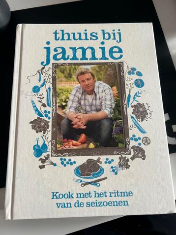 Kookboek: Thuis bij Jamie beschikbaar voor biedingen