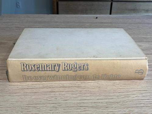 Boek : De overwinning van de liefde (Rosemary Rogers), Boeken, Romans, Gelezen, Nederland, Ophalen of Verzenden