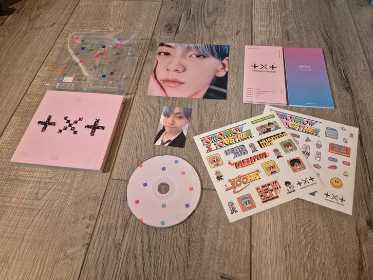 KPOP TXT minisode 1 blue hour album (Soobin photocard), Verzamelen, Muziek, Artiesten en Beroemdheden, Zo goed als nieuw, Cd of Plaat