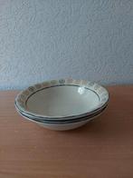 2x serveerschaal Royal Orchid circles, Ophalen of Verzenden, Zo goed als nieuw, Overige stijlen, Schaal of Schalen