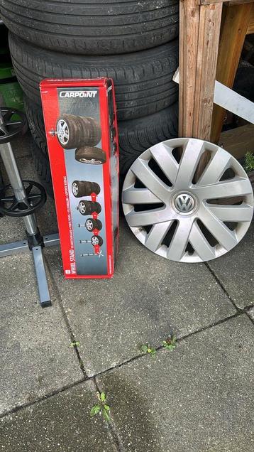 Originele VW velgen 5x100 staal+wieldoppen+ Opbergstandaard beschikbaar voor biedingen