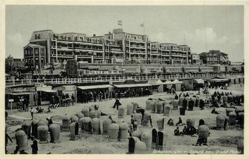 (381-070-011) Scheveningen Strand met Grand hotel beschikbaar voor biedingen