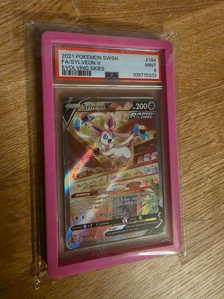 Sylveon v alt art evolving skies psa9, Ophalen of Verzenden, Zo goed als nieuw, Losse kaart, Foil