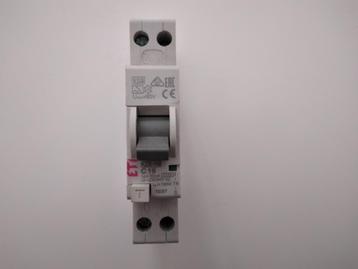 Diversen aardlekschakelaar, fornuisgroepen, automaten. beschikbaar voor biedingen