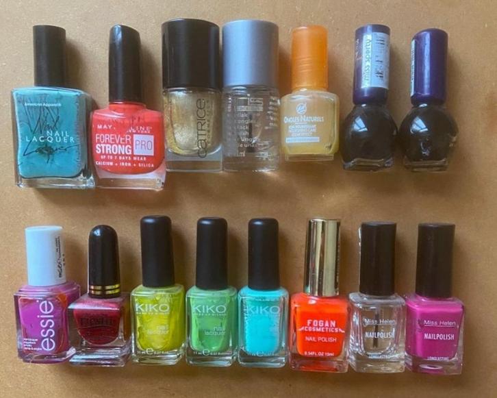 14 flesjes nagellak, Sieraden, Tassen en Uiterlijk, Uiterlijk | Cosmetica en Make-up, Zo goed als nieuw, Make-up, Handen en Nagels
