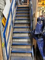 Stalen trap +/- 2.60m hoog, Doe-het-zelf en Verbouw, Ladders en Trappen, Ophalen, Gebruikt, Trap, 2 tot 4 meter