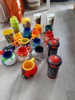 Een stapel kleurrijke drinkbekers voor kinderen, Ophalen of Verzenden, Nieuw
