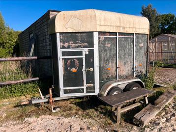 1,5 paards trailer  beschikbaar voor biedingen