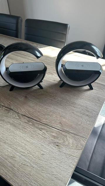 Bluetooth Speakers met Draadloos Laden beschikbaar voor biedingen