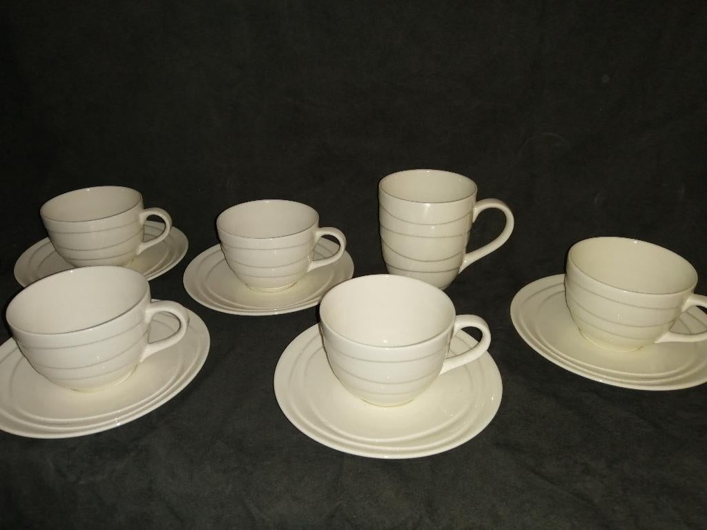 Jamie Oliver waves kopjes met schotel en 1 Mok, Ophalen of Verzenden, Zo goed als nieuw, Overige stijlen, Kop(pen) en/of Schotel(s)