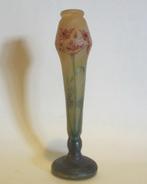 Antiek cameo glazen Daum Nancy vaasje, zuur geëtst, ca 1910, Antiek en Kunst, Antiek | Glas en Kristal, Verzenden