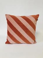 GESTREEPT SIERKUSSEN ROOD/ROZE | DUTCH DECOR (NIEUW), Huis en Inrichting, Woonaccessoires | Kussens, -, -, Vierkant, Nieuw
