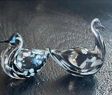 Oude murano italy kleine zwanen ca 4 x 4 beschikbaar voor biedingen