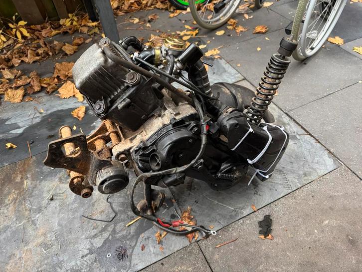 Piaggio Zip 4t 50cc Blok, Fietsen en Brommers, Brommeronderdelen | Scooters, Gebruikt, Piaggio, Blok, Ophalen