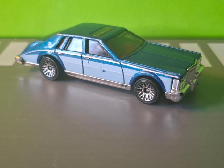 Hotwheels - 1982 Cadillac Seville [blauw] 1/64, Hobby en Vrije tijd, Modelauto's | Overige schalen, Gebruikt, Auto, Ophalen of Verzenden