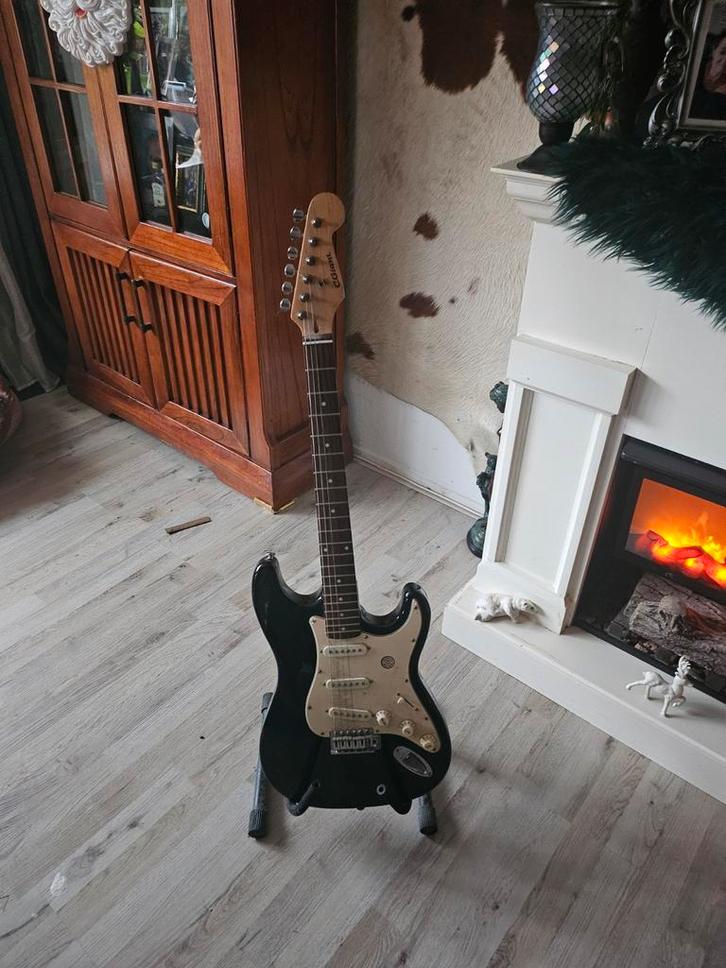 Elektrische Gitaar - Solid Body C.Giant, Muziek en Instrumenten, Snaarinstrumenten | Gitaren | Elektrisch, Gebruikt, Solid body
