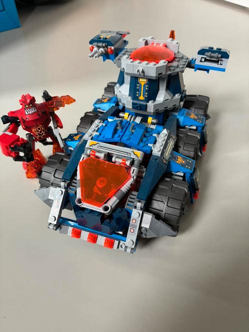 Lego nexo knights set 70322 (axl’s tower carrier), Kinderen en Baby's, Speelgoed | Duplo en Lego, Zo goed als nieuw, Lego, Complete set