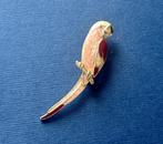 Broche speldje papegaai met emaille en goudkleurig randje, Ophalen of Verzenden, 4 tot 7 cm, Goud, Overige materialen