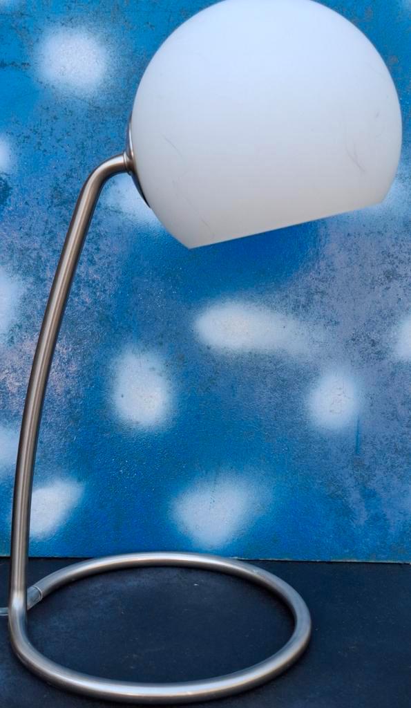 Tafellamp Eyeball. Verchroomd/wit glas.  34 cm., Huis en Inrichting, Lampen | Tafellampen, Zo goed als nieuw, Minder dan 50 cm