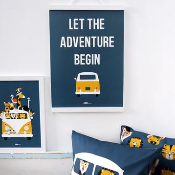 Kinderposter Safari Adventure donkerblauw ANNIdesign beschikbaar voor biedingen