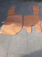 Scania bekleding...bruin leder en pluche rood...alles LABRO, Ophalen, Scania