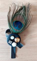 NIEUW BROCHE MET PAUWEVEER, 10 cm of meer, Overige materialen, Verzenden, Zwart