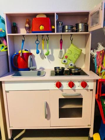 Speelkeuken / Play Kitchen  beschikbaar voor biedingen