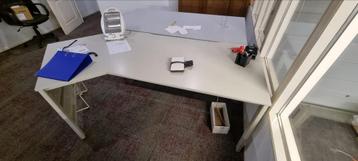 Gebruikt Bureau - Perfect voor Kantoor of Thuis beschikbaar voor biedingen