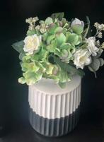 Prachtige ribbelvaas met kunst hortensia, Ophalen, Zo goed als nieuw