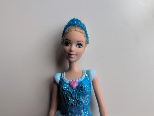 Disney Princess glitter Assepoester van Mattel., Kinderen en Baby's, Speelgoed | Poppen, Zo goed als nieuw, Ophalen of Verzenden