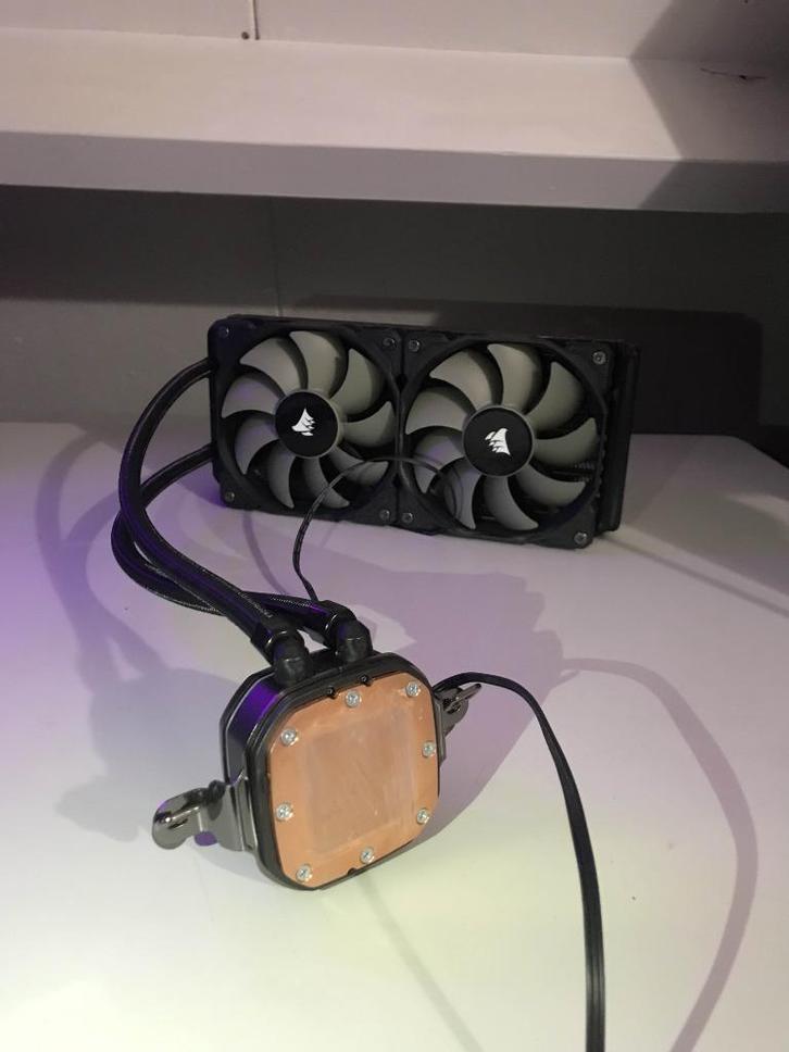 Corsair Hydro Series H100i v2 – 240mm Waterkoeler (AM4), Computers en Software, Computerkoelers, Zo goed als nieuw, Waterkoeling